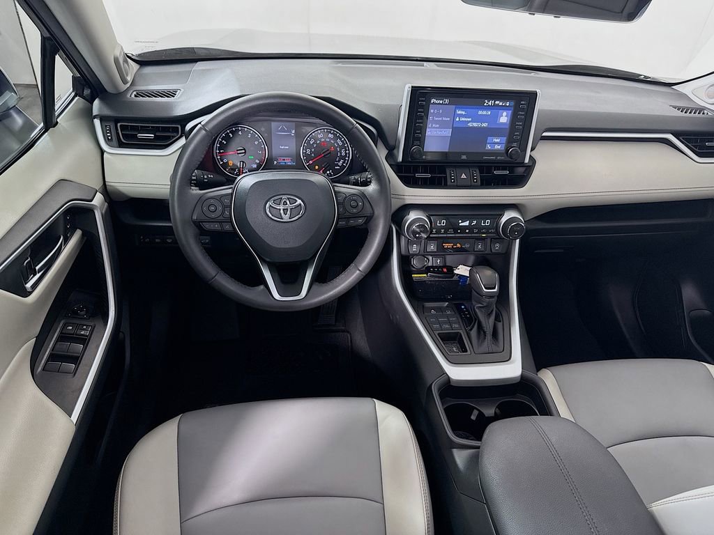 Used 2021 Toyota RAV4 XLE Premium image 22
