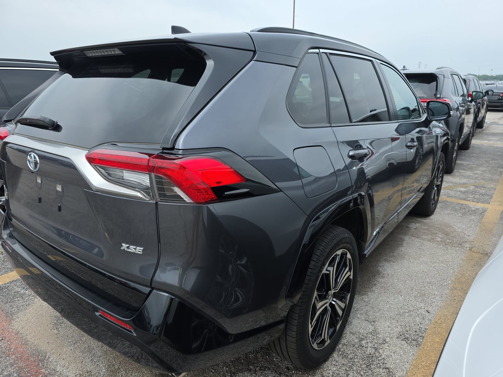 Used 2024 Toyota RAV4 XSE AWD/4WD image 8