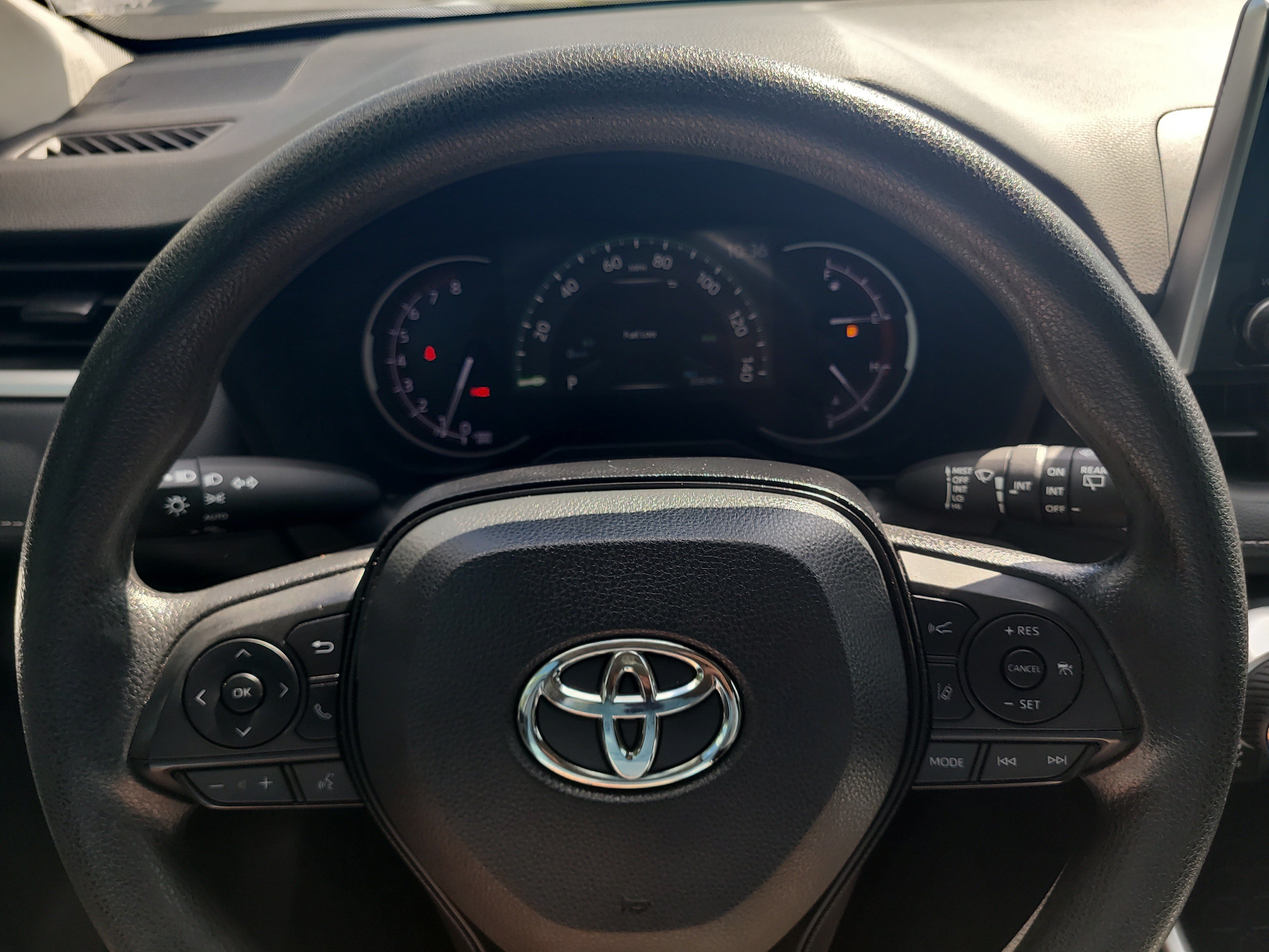 Certified 2025 Toyota RAV4 XLE FWD image 29