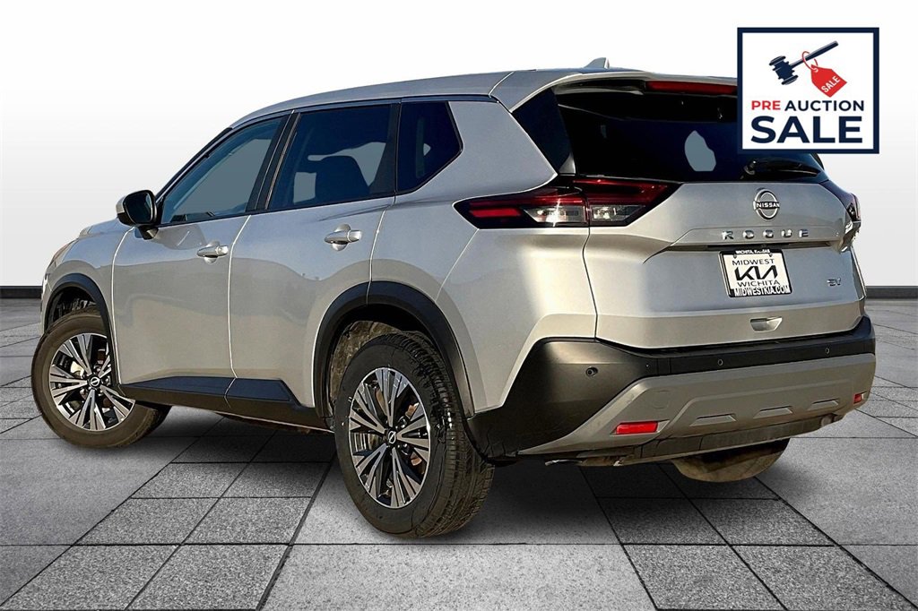 Used 2023 Nissan Rogue SV image 12