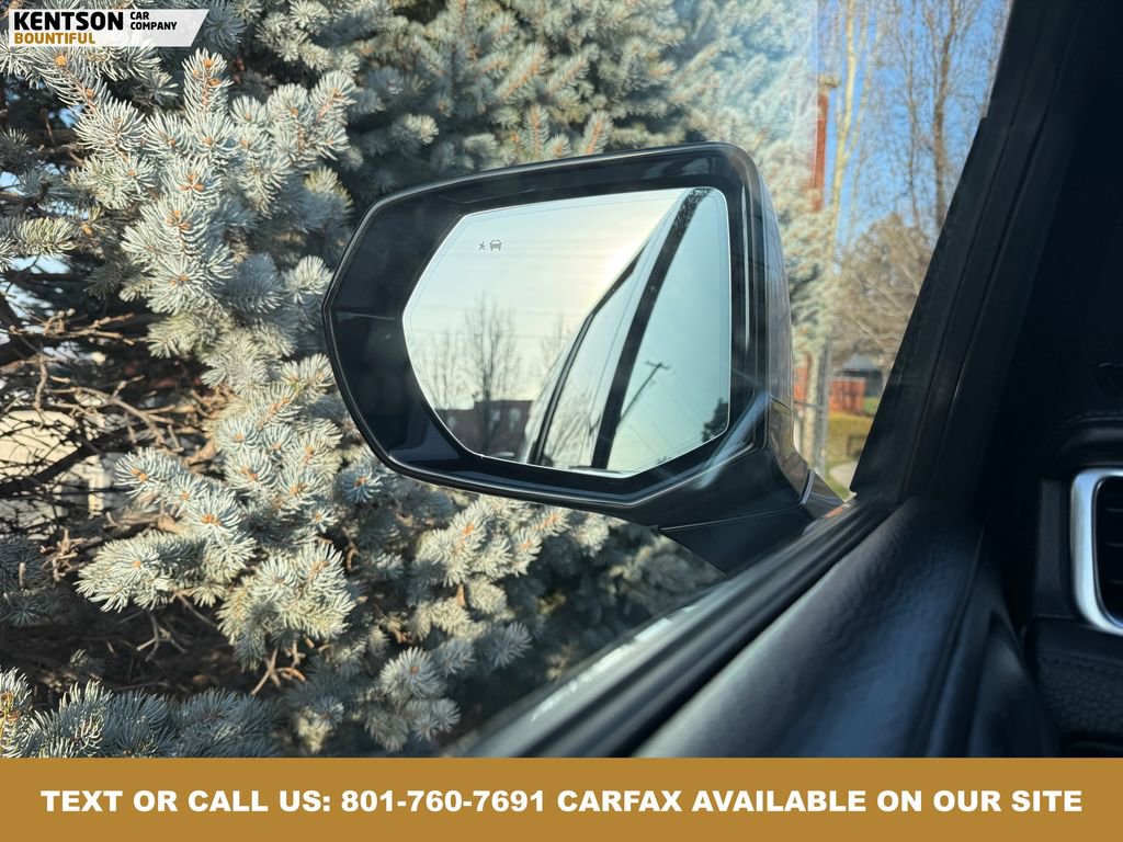 Used 2022 GMC Yukon XL Denali image 24