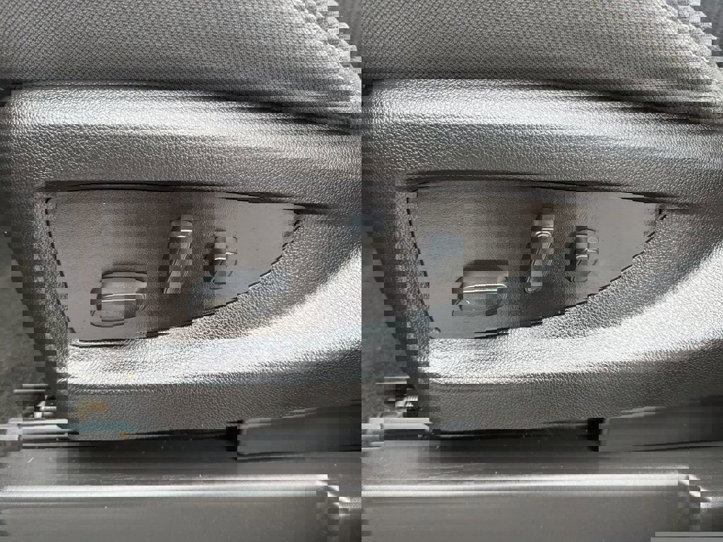 Used 2018 Chevrolet Tahoe LS image 17