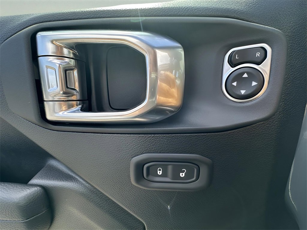 New 2025 Jeep Gladiator Willys image 16