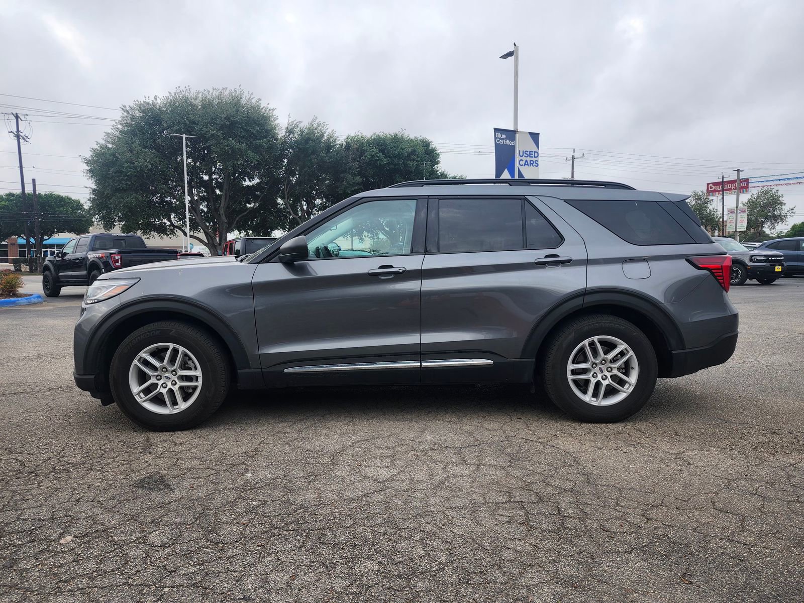 Used 2025 Ford Explorer Active image 5