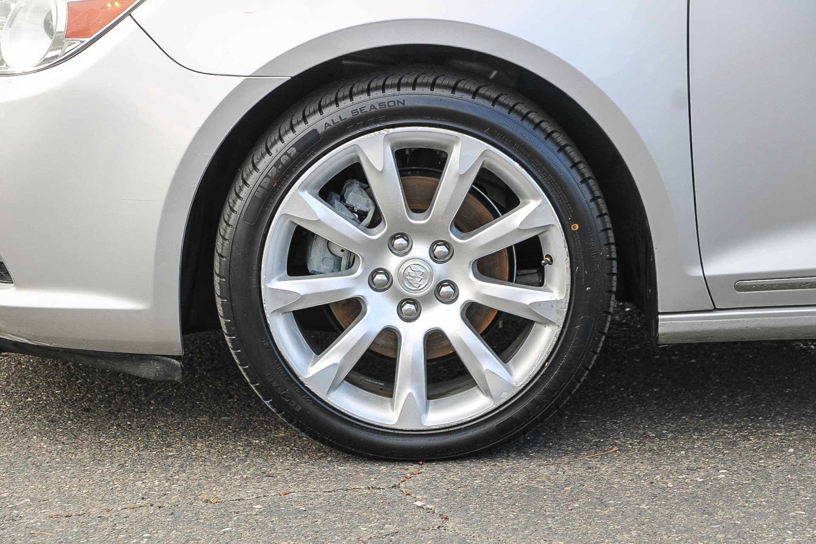 Used 2013 Buick LaCrosse Touring image 9