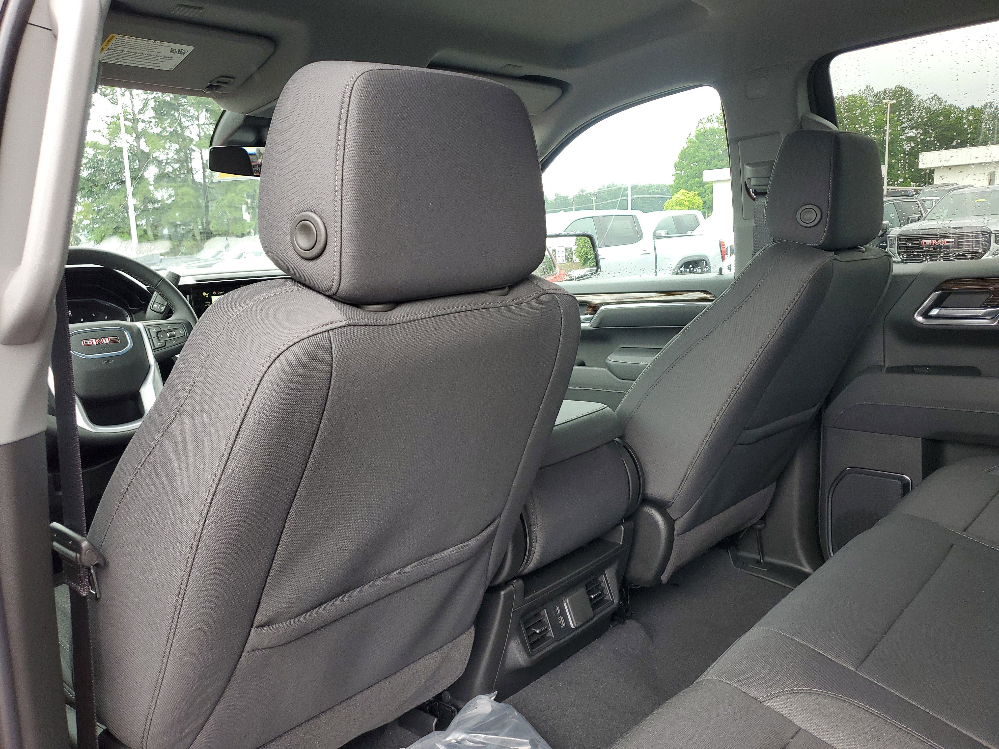 New 2025 GMC Sierra 1500 Elevation image 10