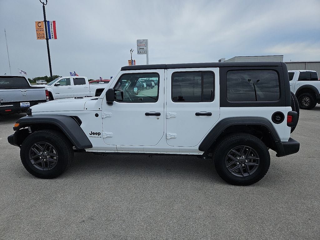 Used 2024 Jeep Wrangler Unlimited Sport AWD/4WD image 3