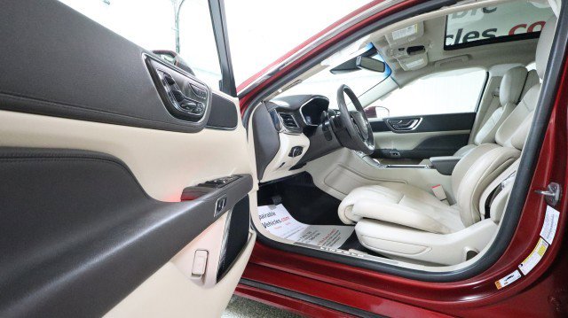 Used 2017 Lincoln Continental Reserve w/ Climate Package image 9