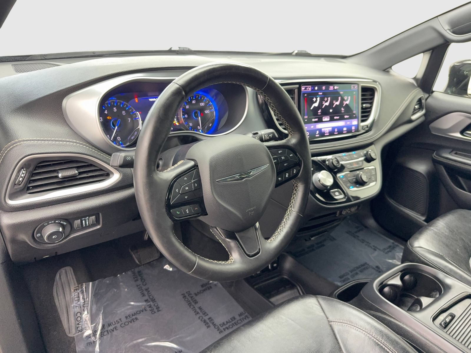 Used 2021 Chrysler Pacifica Touring-L w/ S Appearance Package FWD image 18