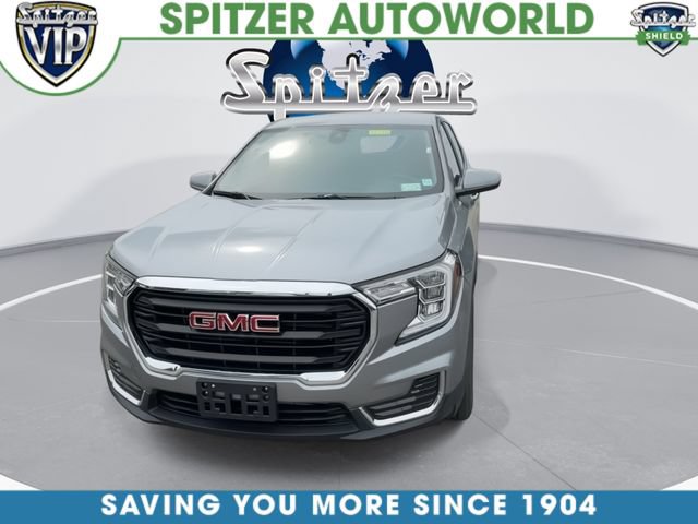 Used 2024 GMC Terrain SLE AWD/4WD image 3