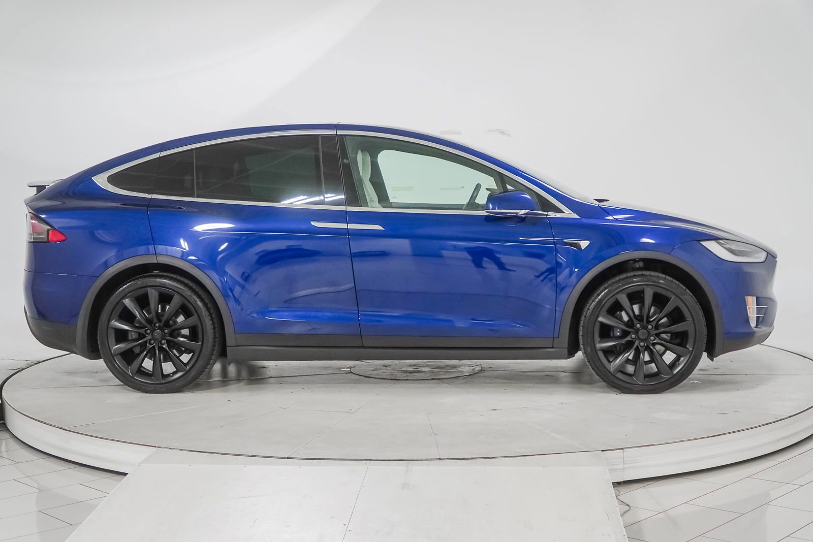 Used 2021 Tesla Model X Long Range image 16