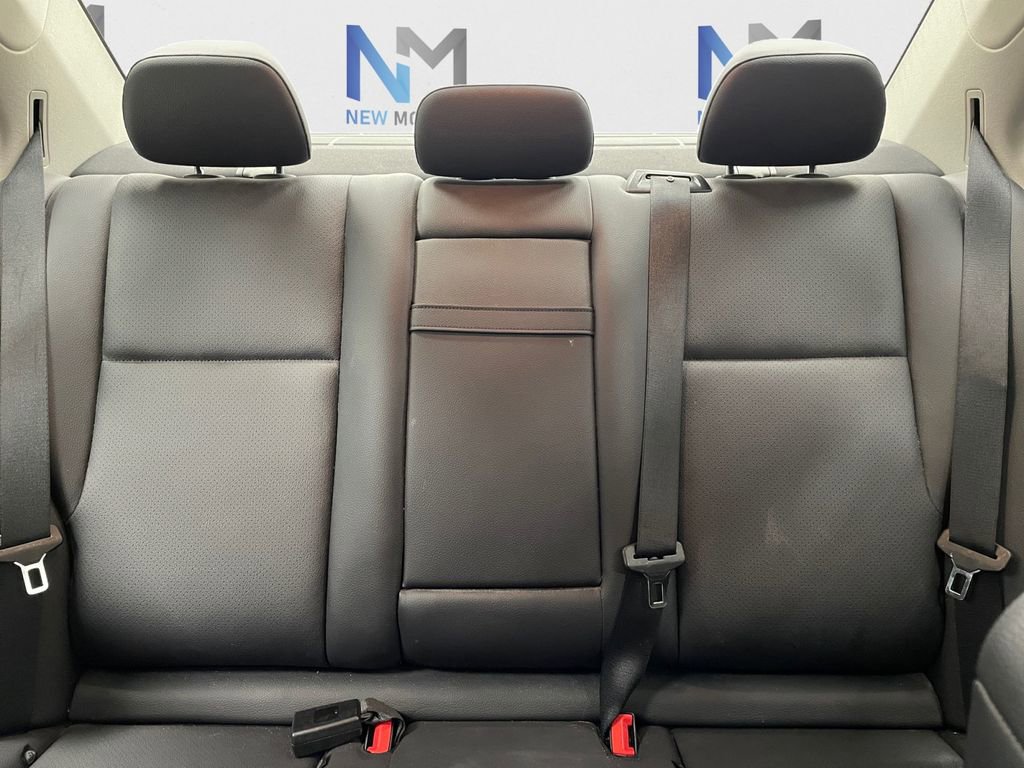 Used 2012 Mercedes-Benz C 300 4MATIC Sedan image 11