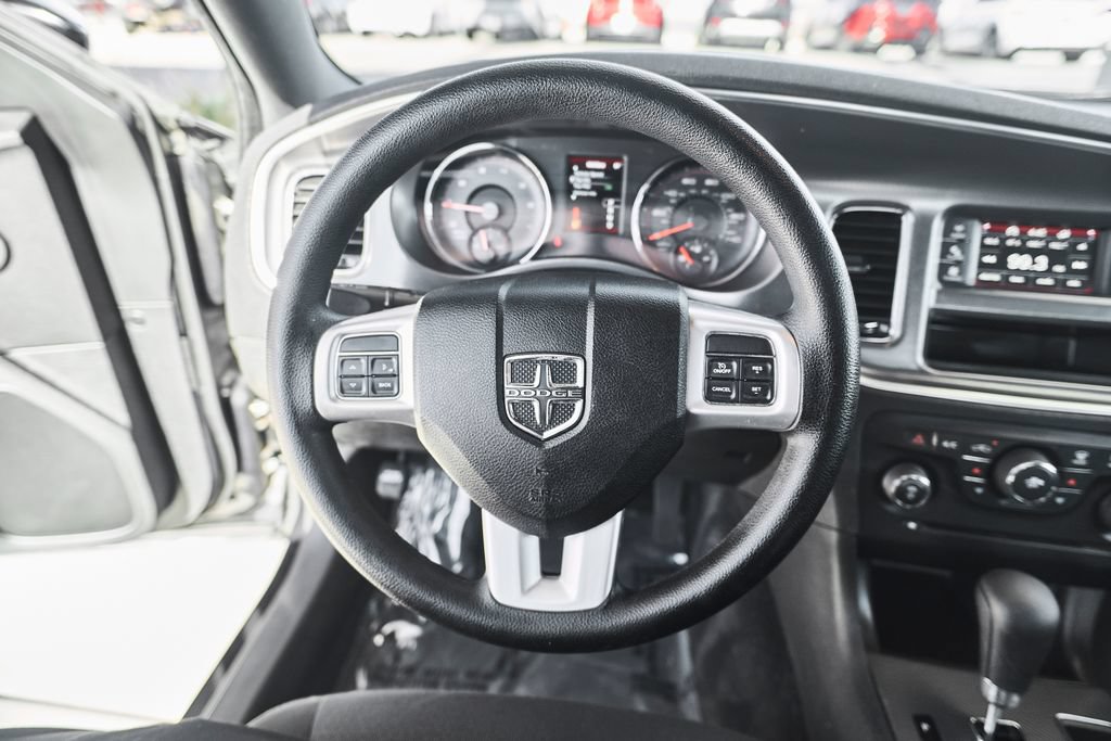 Used 2013 Dodge Charger SE RWD image 21