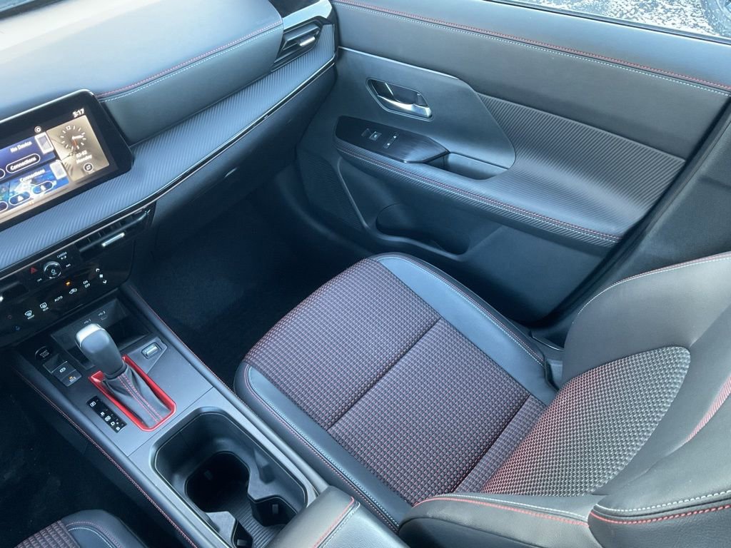 Used 2025 Nissan Kicks SR image 17