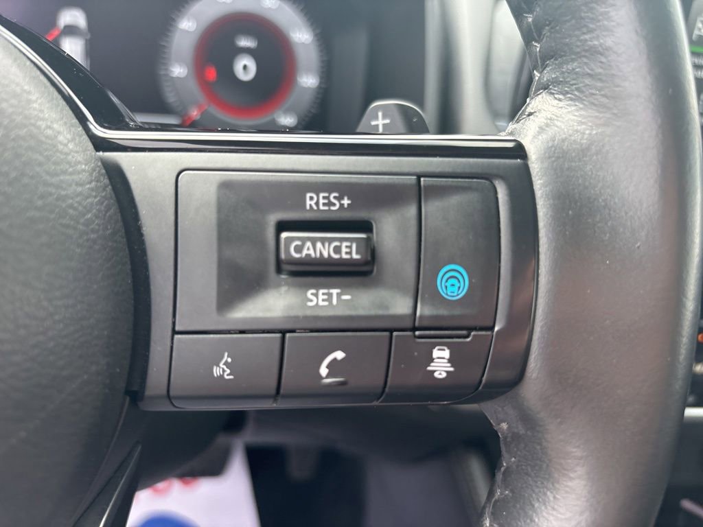 Used 2022 Nissan Rogue Platinum w/ Head-Up Display Package image 21