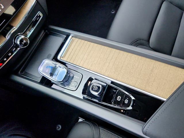 New 2026 Volvo XC60 B5 Plus w/ Protection Package Premier image 21