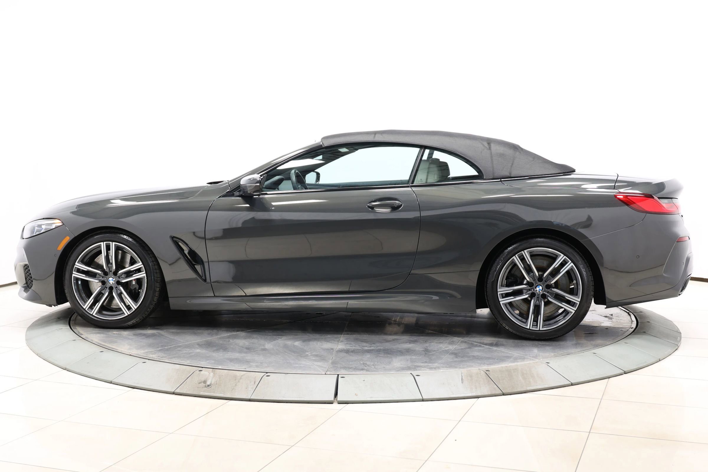 Used 2022 BMW M850i xDrive Convertible AWD/4WD image 84