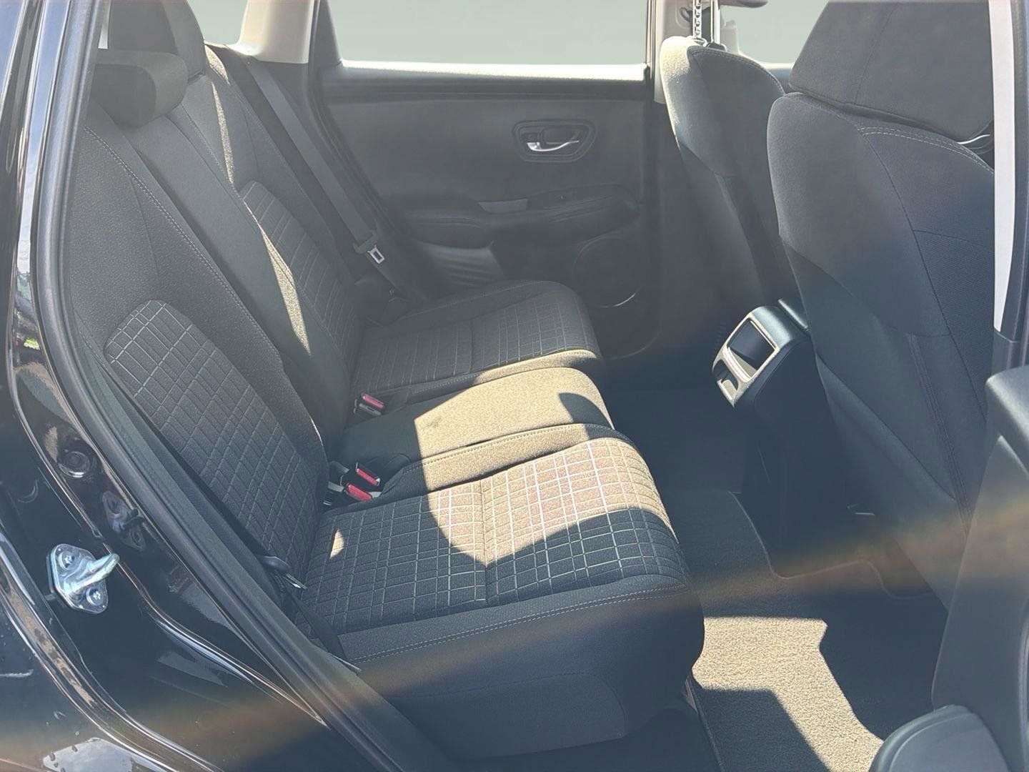 Used 2025 Honda HR-V LX image 17