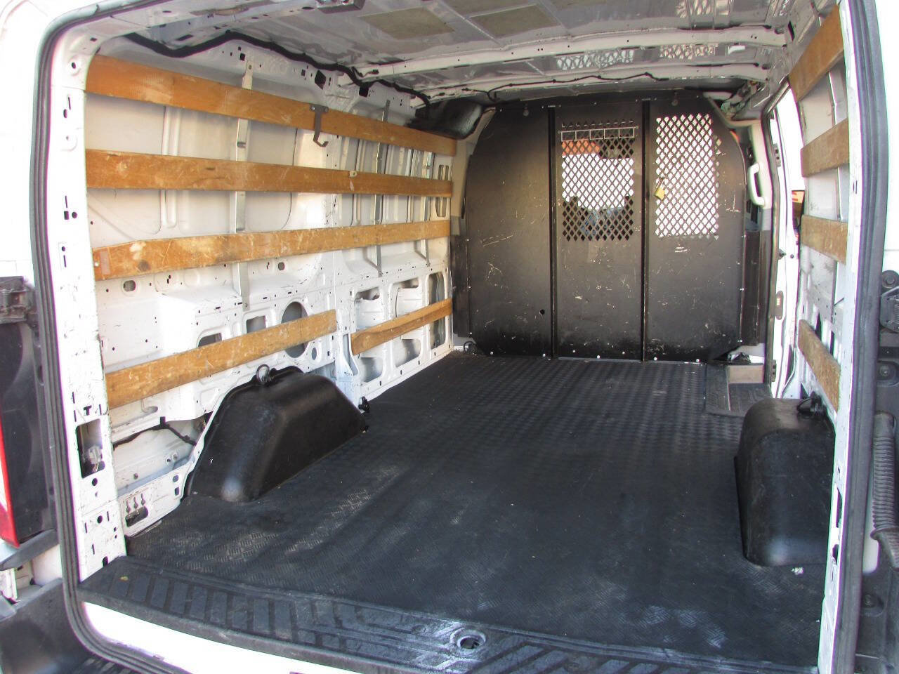 Used 2018 Ford Transit 250 130 Low Roof w/ Exterior Upgrade Package image 18