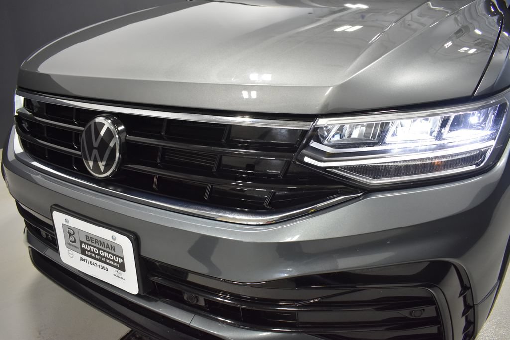 Used 2023 Volkswagen Tiguan SE R-Line FWD image 11