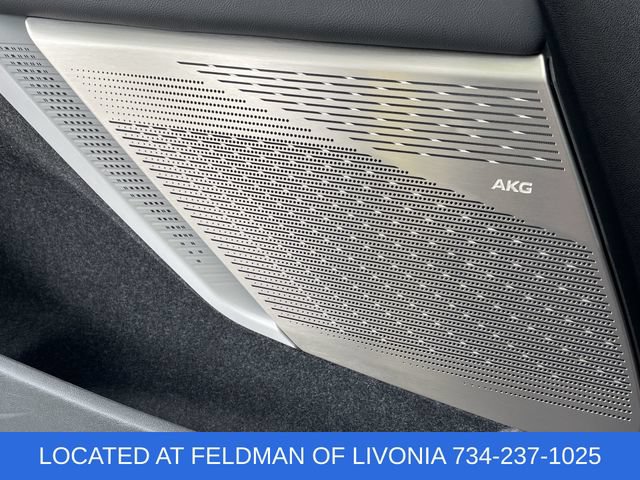 Used 2025 Cadillac Optiq Luxury 2 AWD/4WD image 24