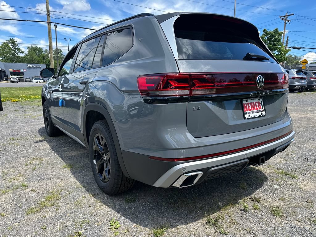 New 2026 Volkswagen Atlas Peak Edition AWD/4WD image 2
