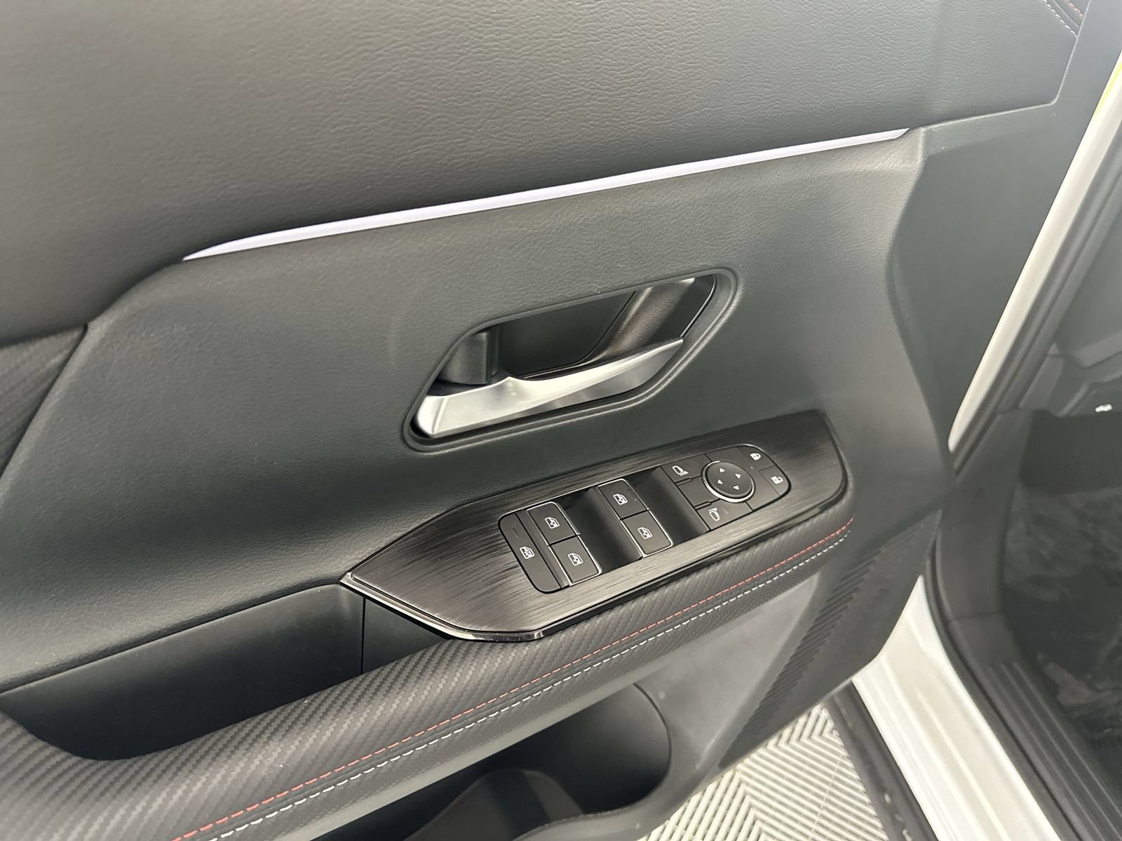 Certified 2026 Nissan Kicks SR w/ SR Premium Package FWD image 13