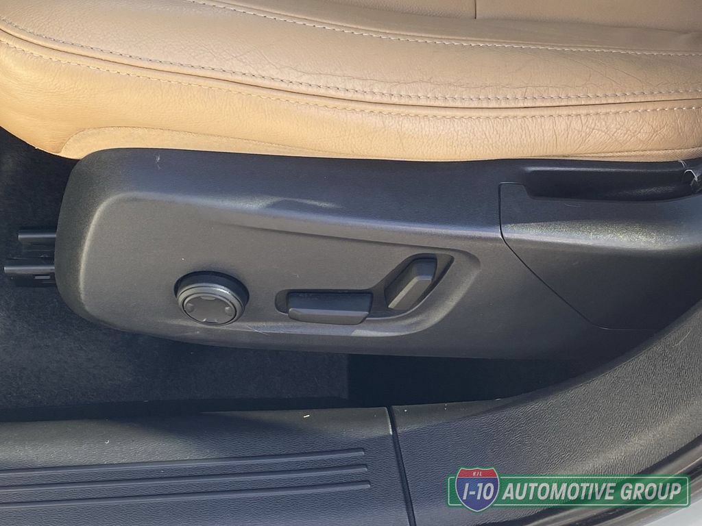 Used 2019 Volvo XC40 T4 Inscription FWD image 18