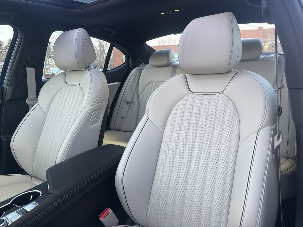 Used 2025 Genesis G70 2.5T w/ Sport Prestige Package image 12