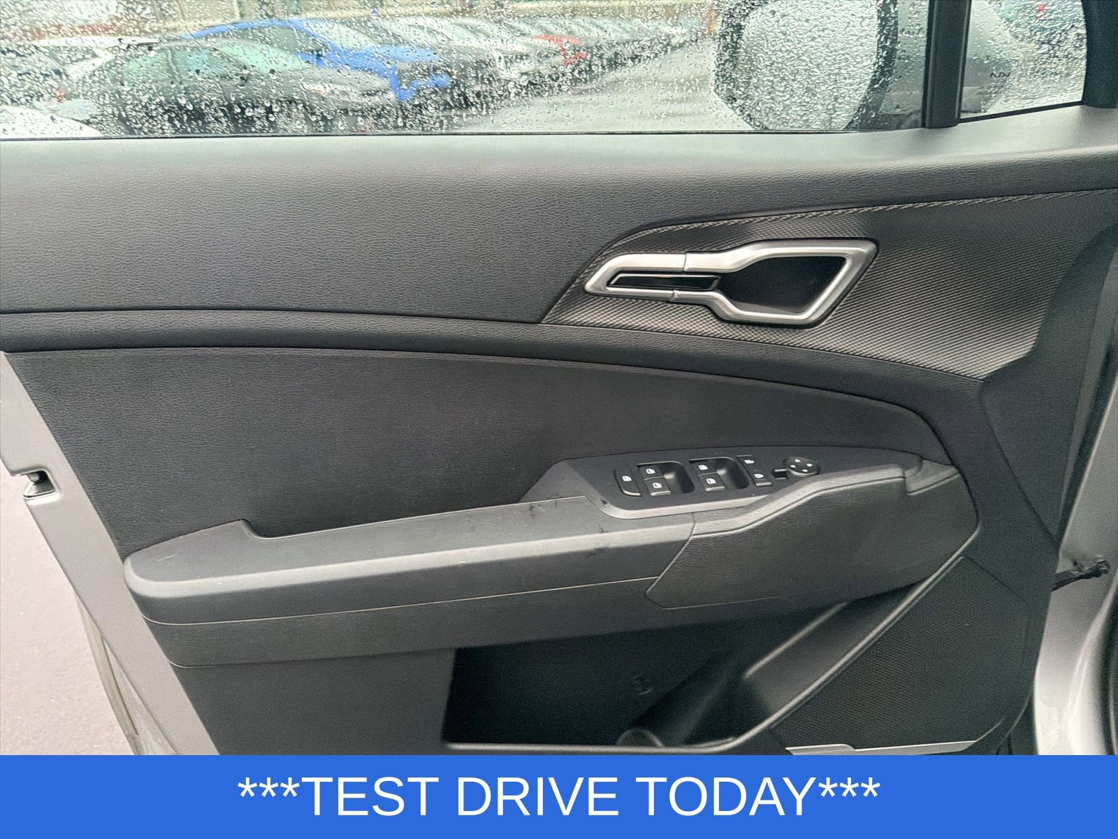 Used 2023 Kia Sportage LX image 10