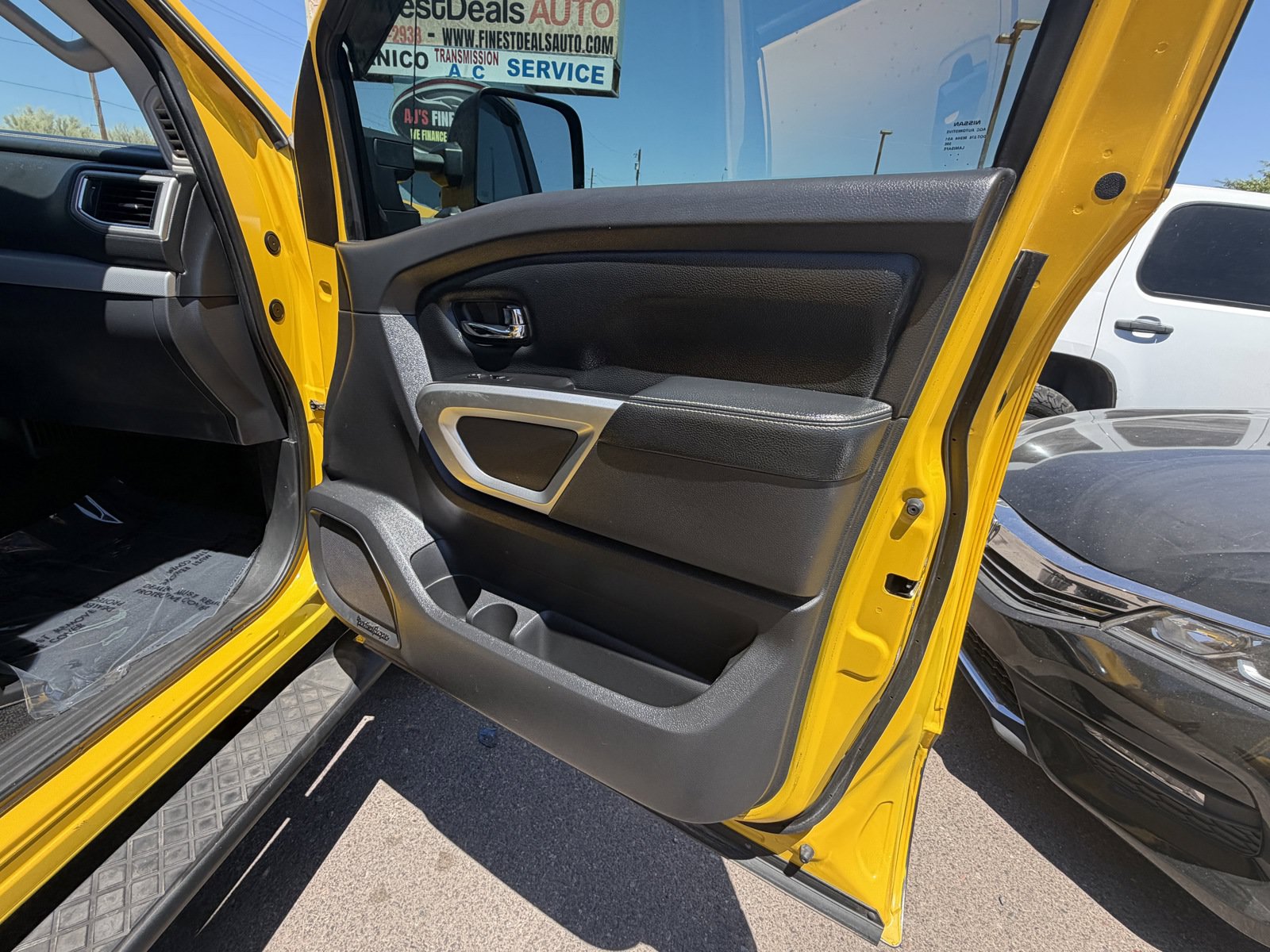 Used 2016 Nissan Titan PRO-4X AWD/4WD image 15