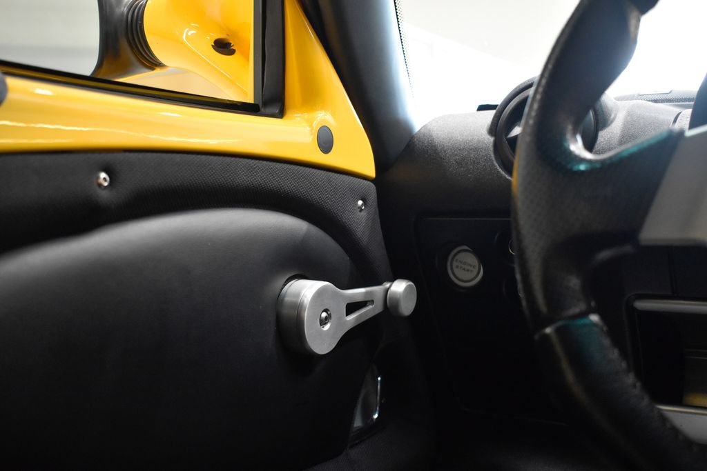 Used 2005 Lotus Elise RWD image 26