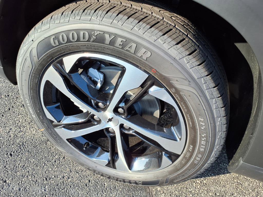 New 2025 Chevrolet Trax RS w/ Driver Confidence Package image 7