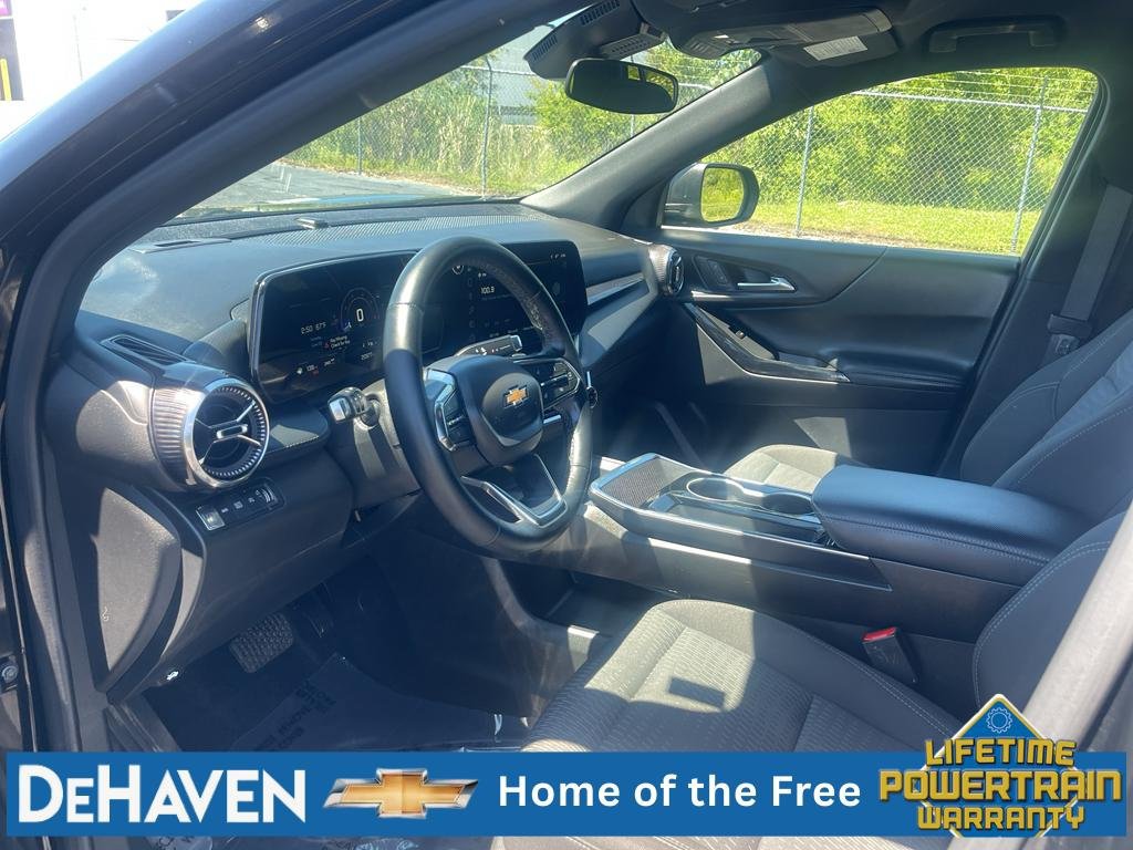 Used 2025 Chevrolet Equinox LT AWD/4WD image 10