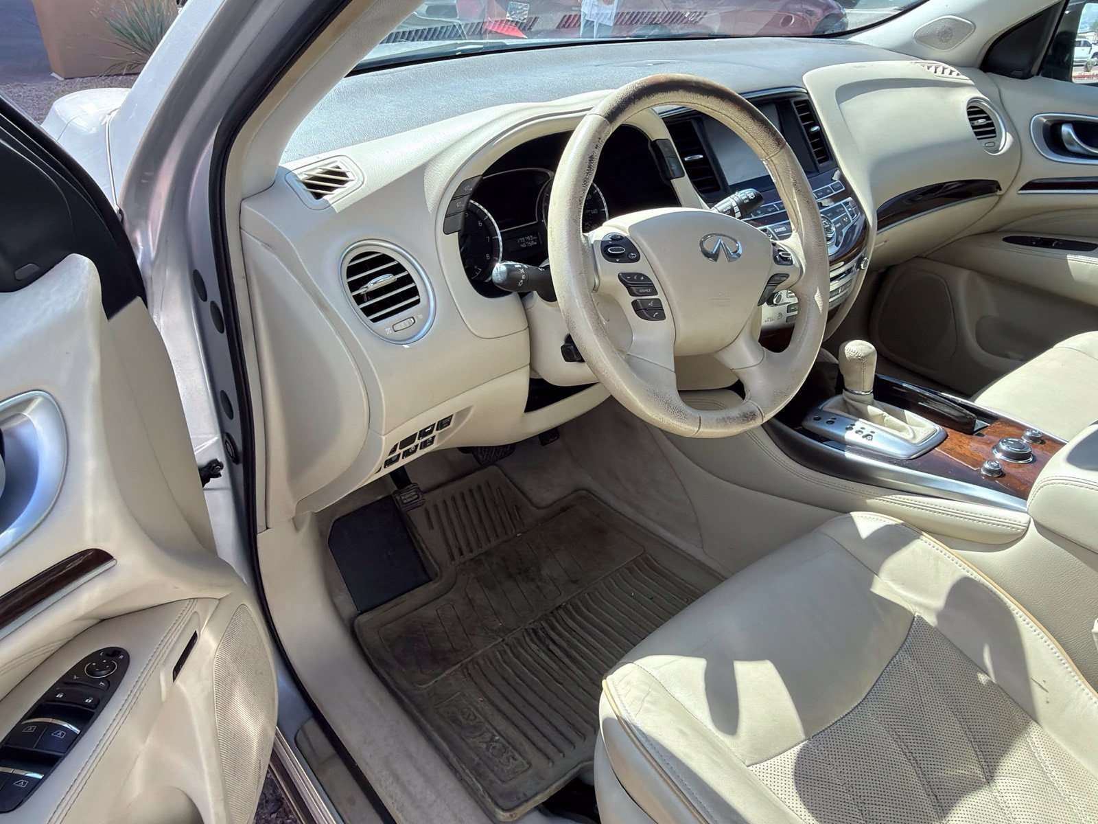 Used 2013 INFINITI JX35 AWD w/ Premium Pkg image 3