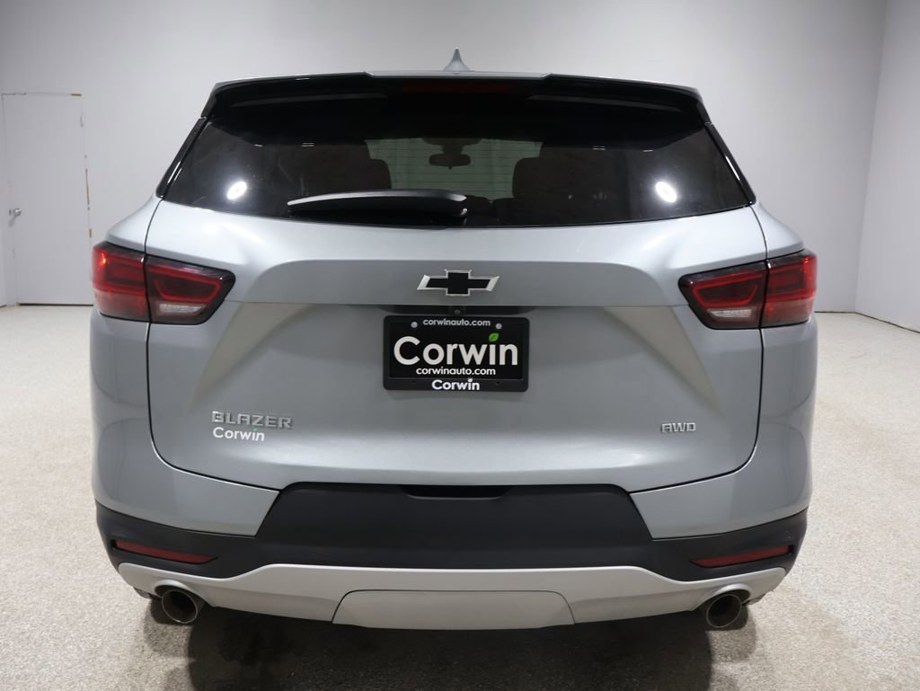 Used 2023 Chevrolet Blazer LT image 3
