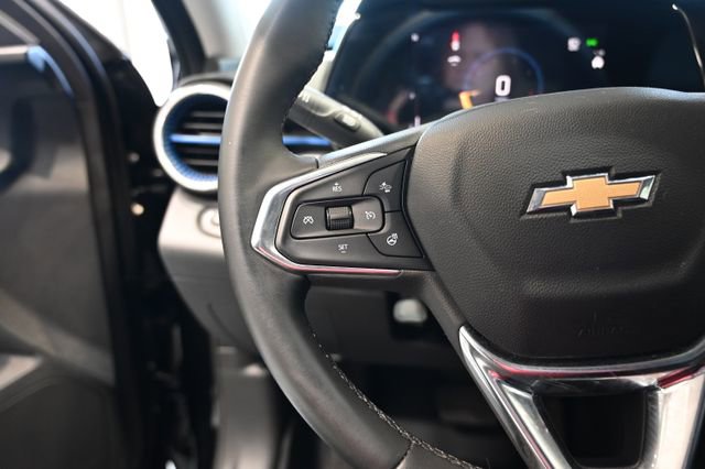 Used 2025 Chevrolet Trax LT w/ Driver Confidence Package FWD image 21
