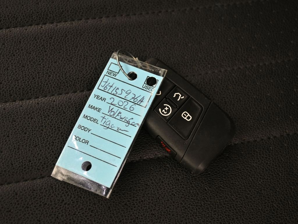 Used 2023 Volkswagen Tiguan SE image 23
