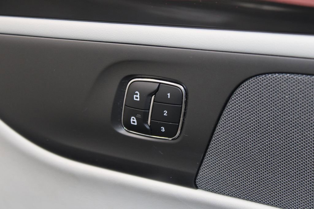 Used 2024 Lincoln Nautilus Reserve image 40