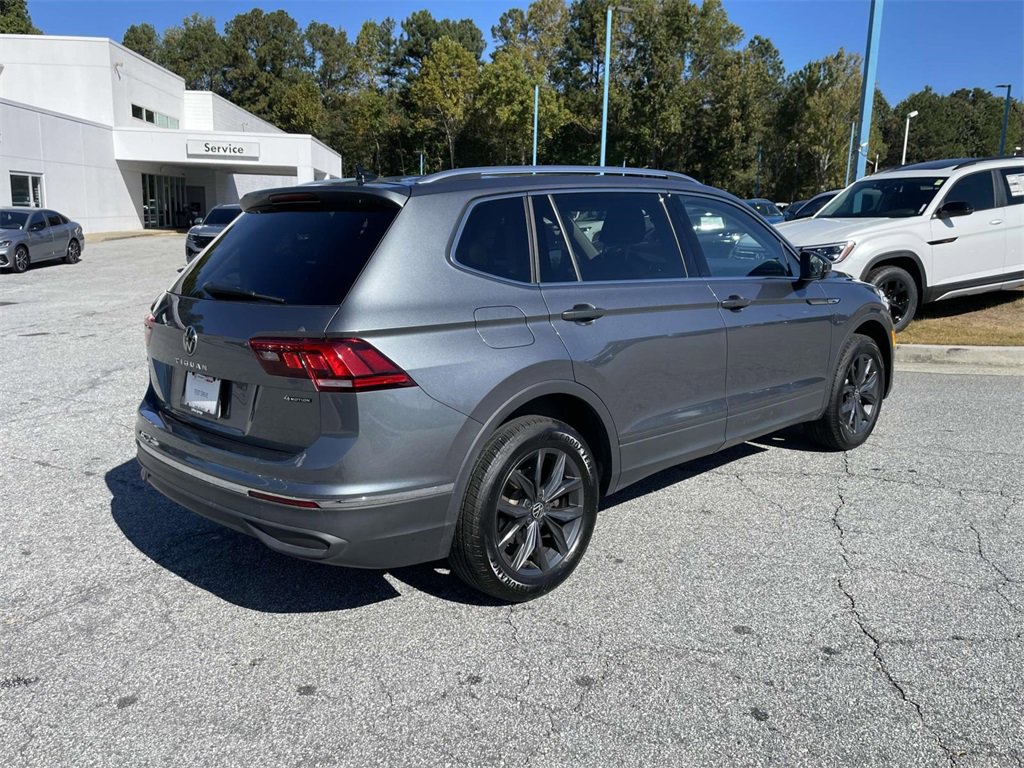 Certified 2022 Volkswagen Tiguan SE image 3