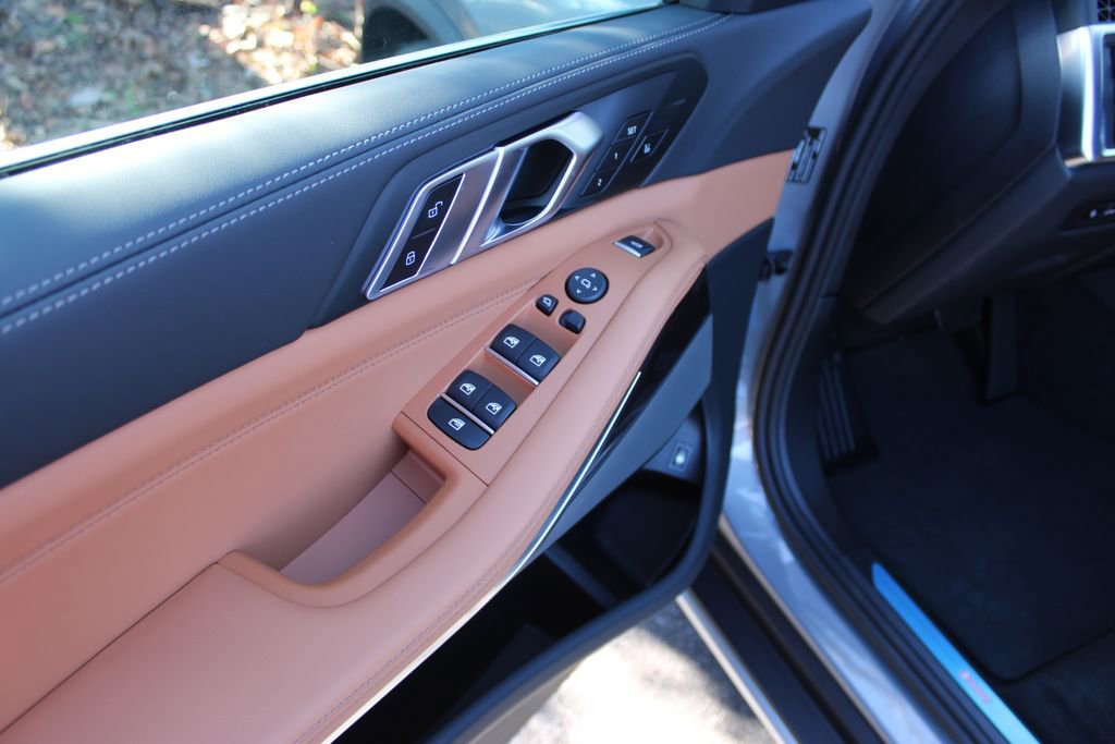 New 2026 BMW X5 xDrive50e w/ Climate Comfort Package image 28