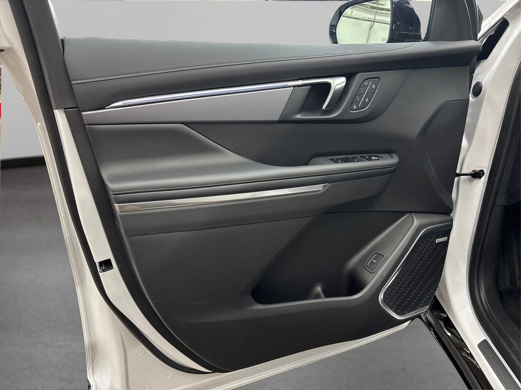 Certified 2025 Buick Enclave Sport Touring w/ Power Package image 27