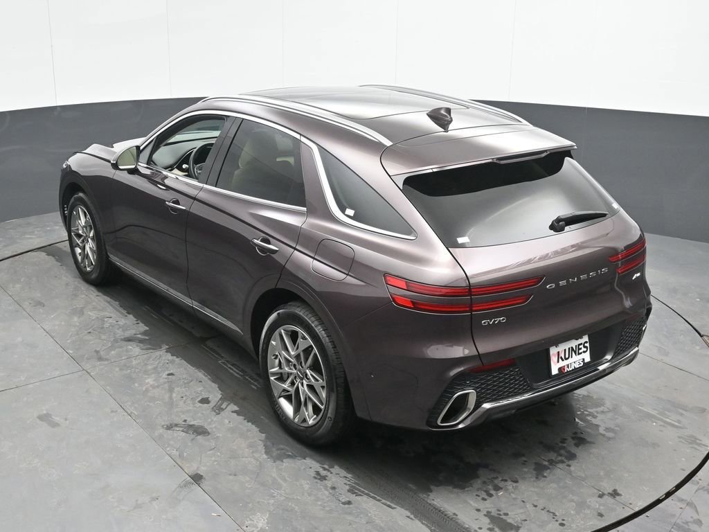 Used 2023 Genesis GV70 2.5T w/ Advanced Package image 43