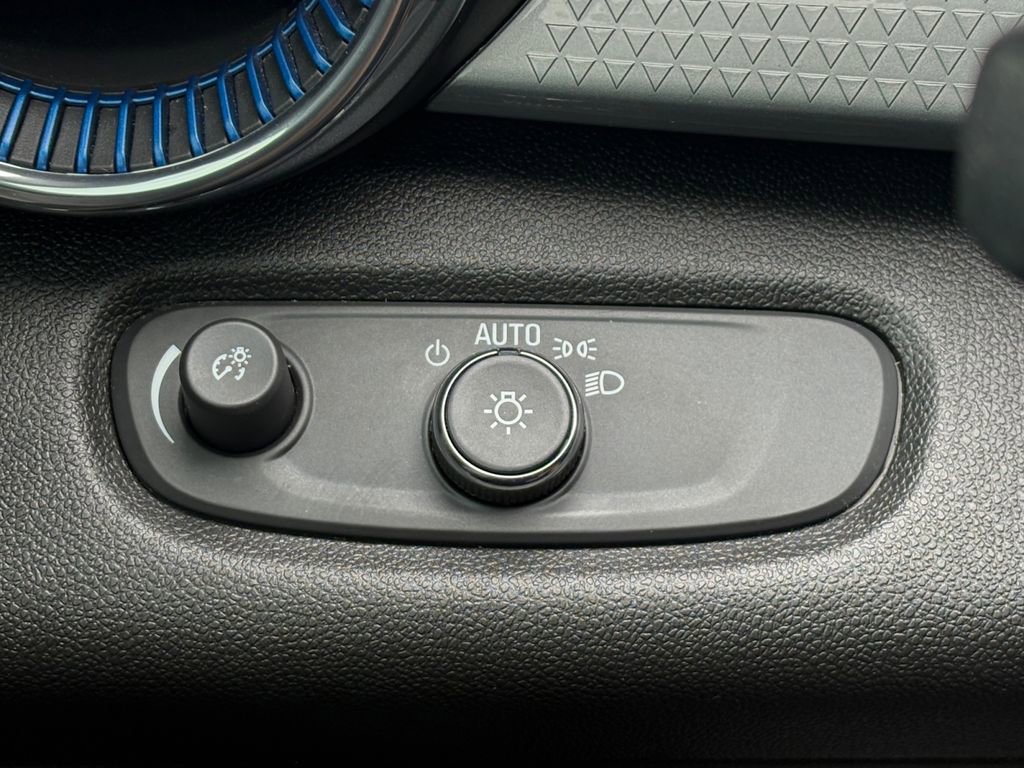 Used 2026 Chevrolet Trax LT FWD image 3