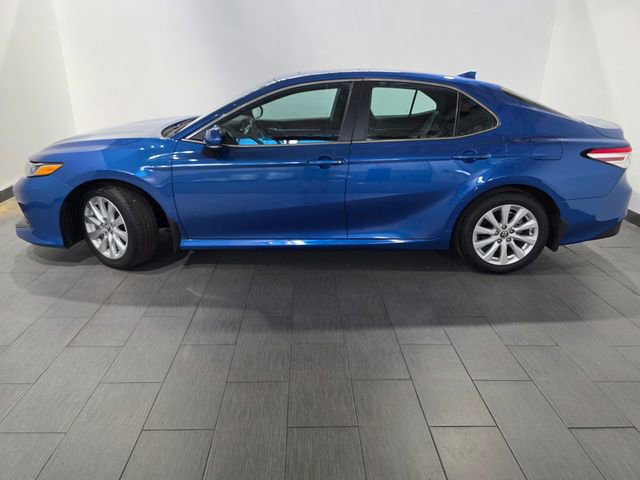 Used 2019 Toyota Camry LE image 2
