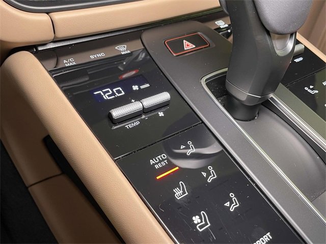 Used 2025 Porsche Macan image 35