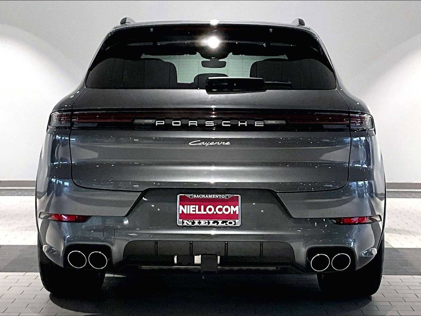 Used 2026 Porsche Cayenne image 9