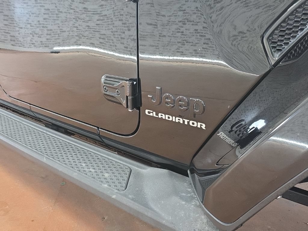 Used 2021 Jeep Gladiator Overland AWD/4WD image 11