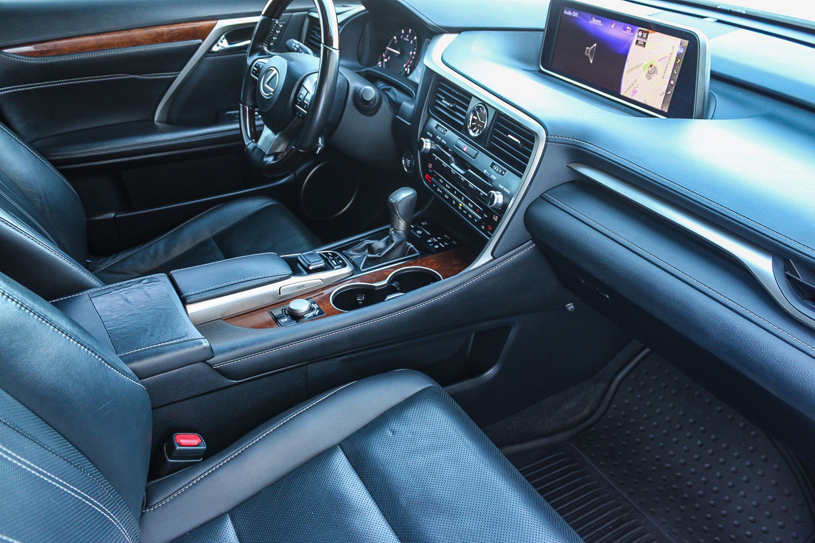 Used 2018 Lexus RX 350L FWD image 17