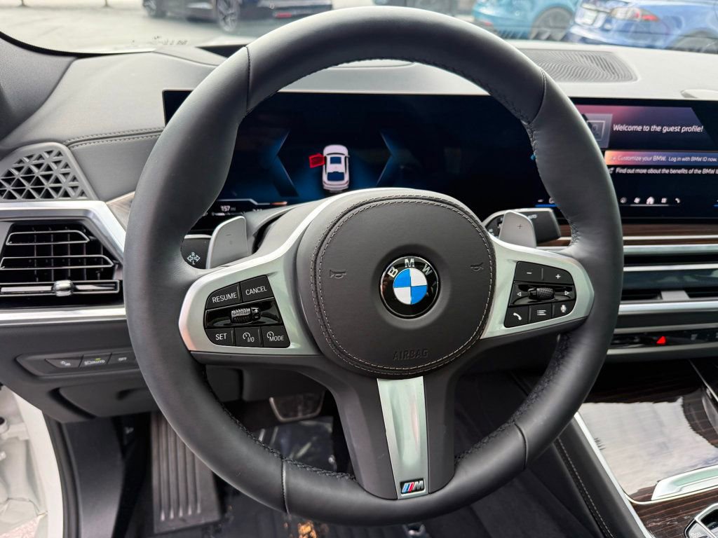 Used 2026 BMW X6 xDrive40i w/ Climate Comfort Package image 11